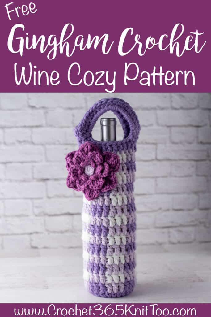 Image de Vichy Crochet Wine Cosy en violet foncé et clair et blanc avec une fleur rose vif