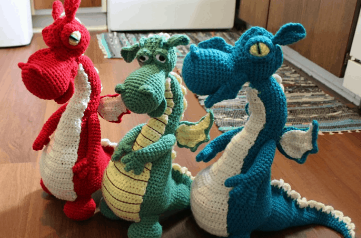trois dragons amigurumi au crochet