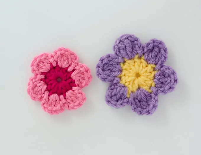 Easy free crochet flower pattern