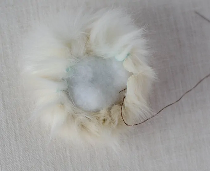 How to make a fur pom pom