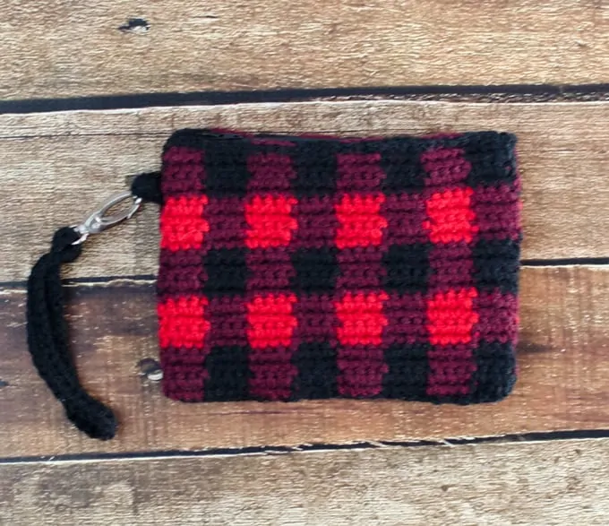 Buffalo Plaid Crochet Wristlet Pattern