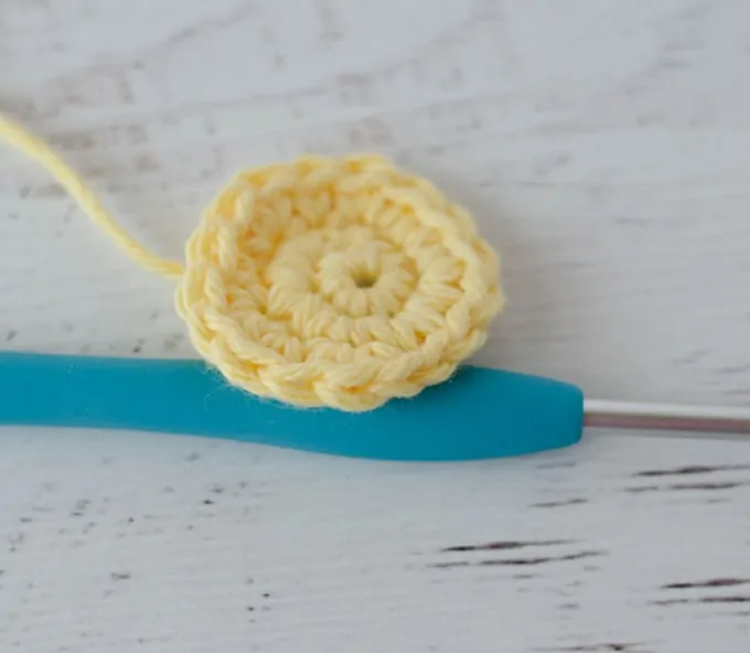 How to crochet an invisible seamless join