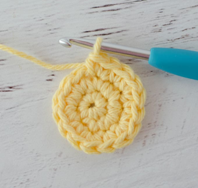Learn how to crochet an invisible seamless join