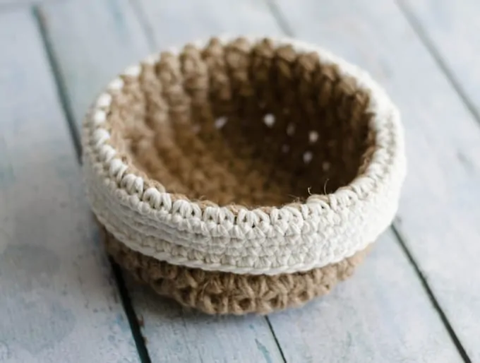 Round Jute Basket from Top