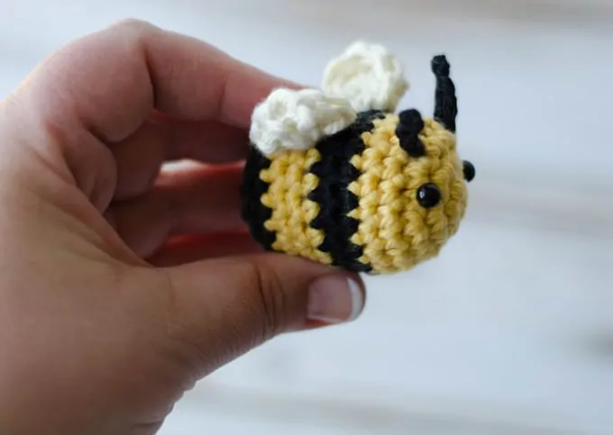 crochet bee