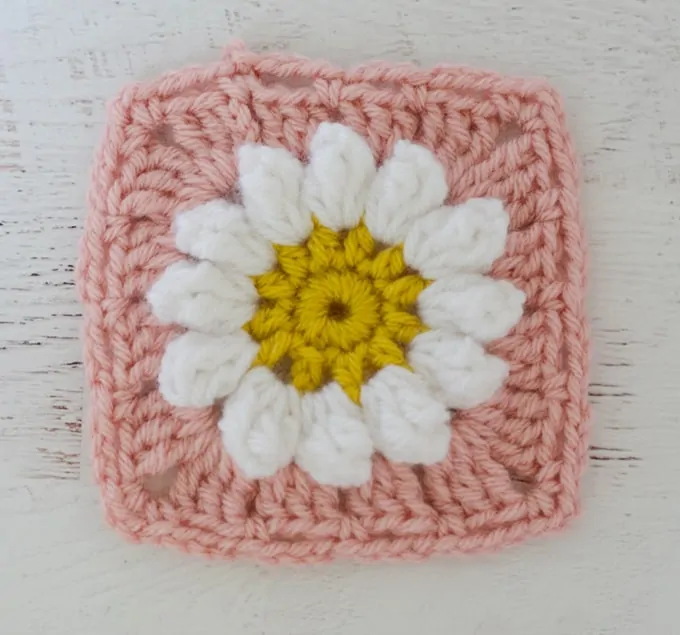 Crochet Puff Daisy Square