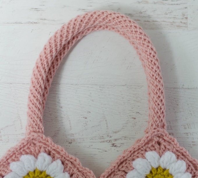 How and why to attach premade handles to a crochet bag!