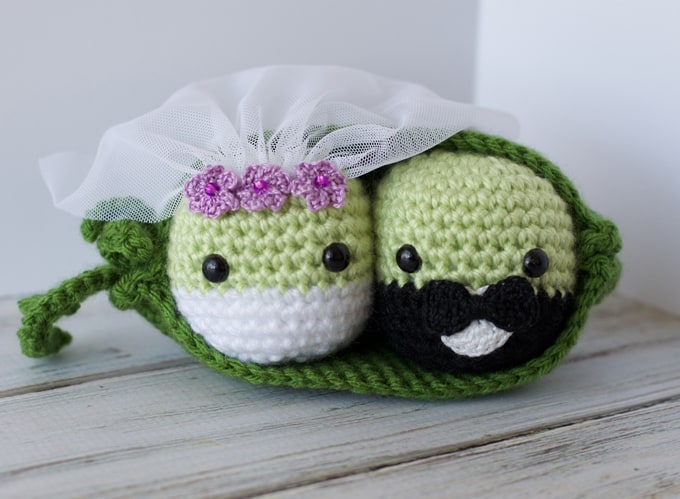 Crochet Peas: Peas in a Pod Get Married!