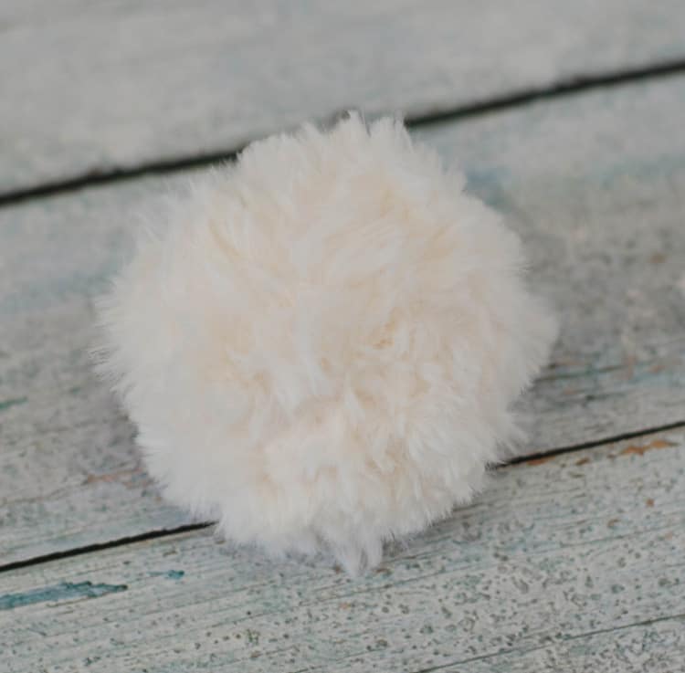 HOW TO ATTACH A FAUX FUR POMPOM ONTO YOUR HAT