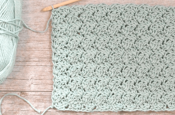 crochet stitch pattern light blue yarn