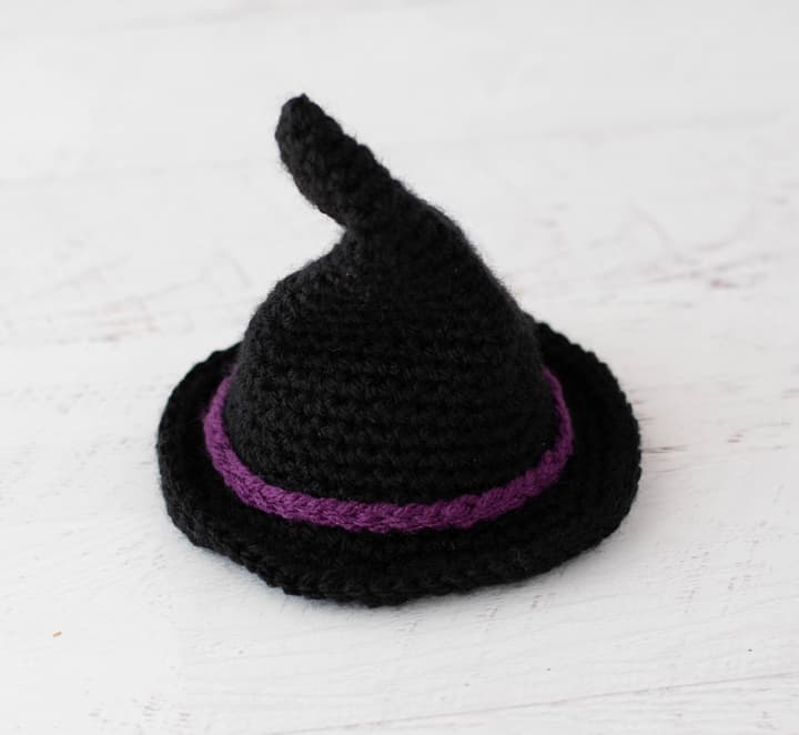 crochet black witch hat with purple band