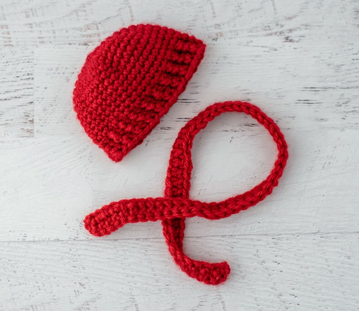 crochet red hat and scarf for snowman