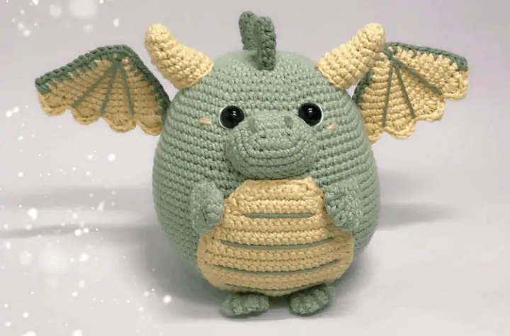 crochet ball-shaped dragon amigurumi