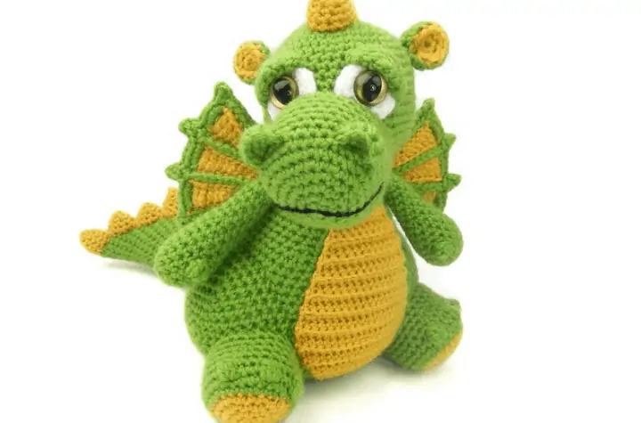 crochet amigurumi dragon