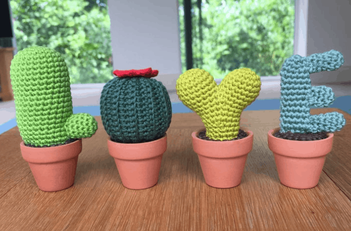 crochet cactus that spell out love