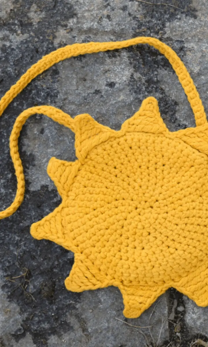 crochet sun-shaped bag