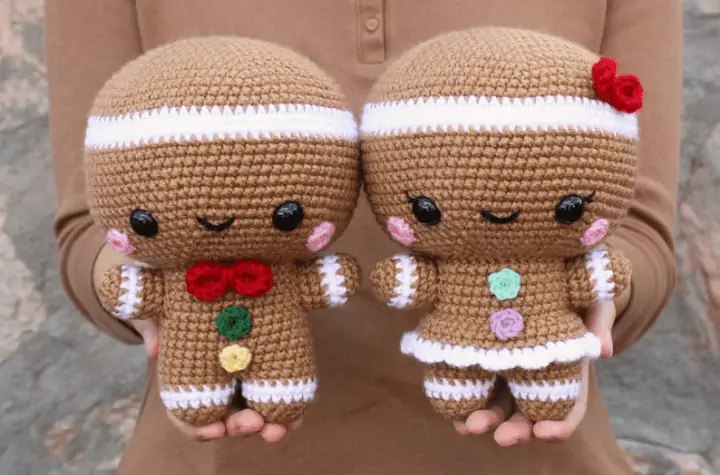 boy and girl crochet gingerbread amigurumi dolls