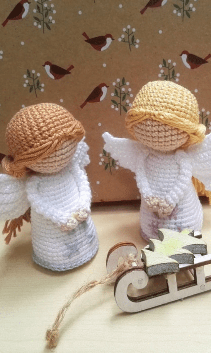 two crochet white angels