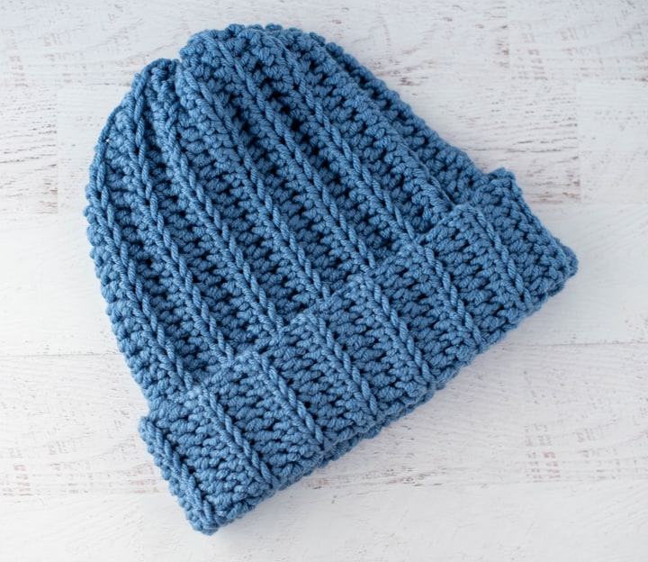 Blue ribbed crochet hat