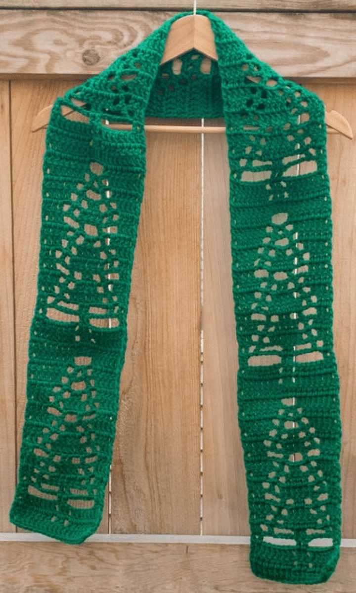 green crochet christmas tree scarf