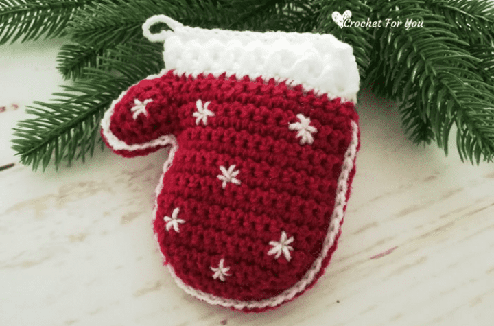 red crochet mitten ornament with pocket