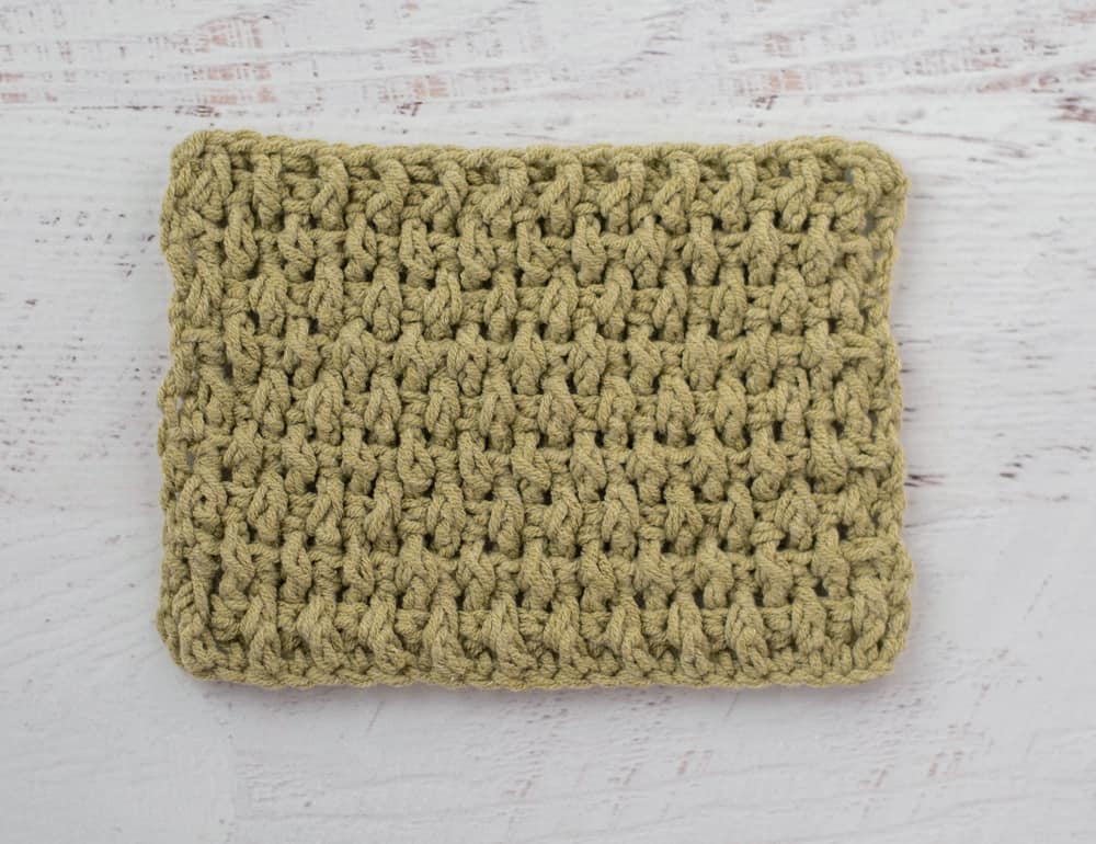 Crochet rice stitch in green yarn