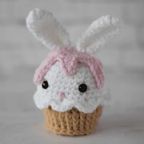 crochet bunny cupcake in white, pink and brown