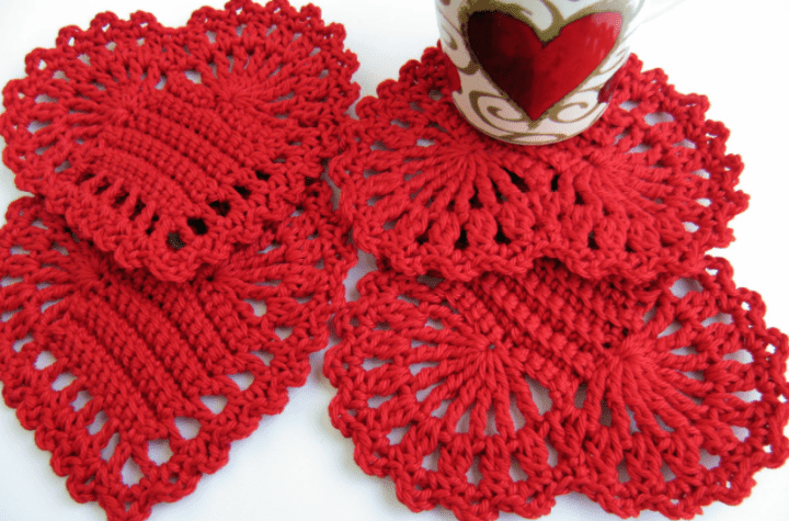 quatre dessous de verre en forme de coeur