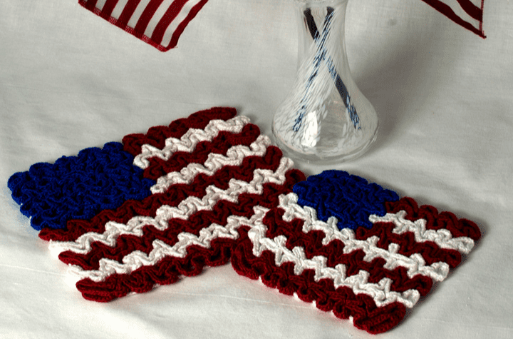 deux sous-verres de drapeau