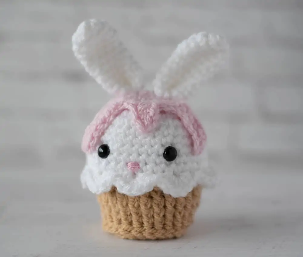 crochet bunny cupcake in white, pink and brown