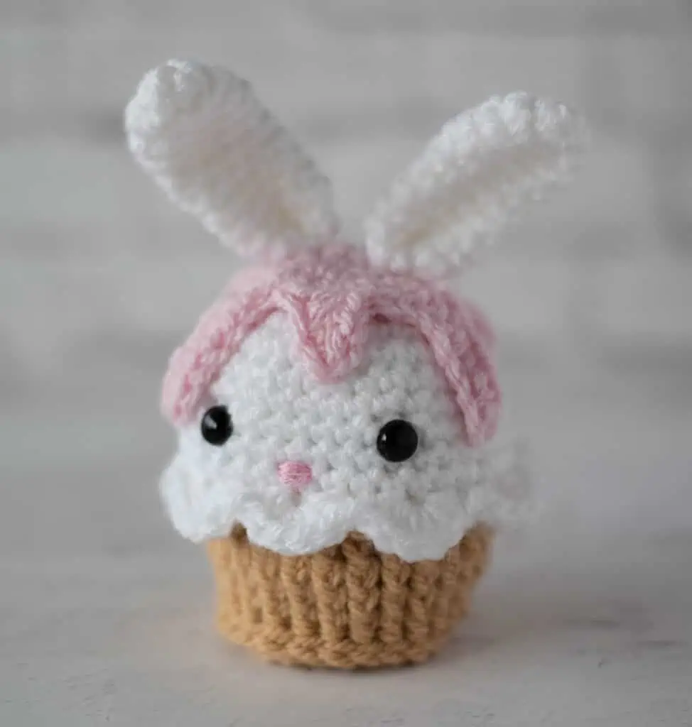 crochet bunny cupcake in white, pink and brown