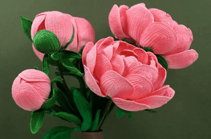 Pivoine rose au crochet