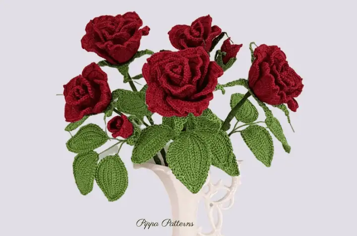Crochted red roses