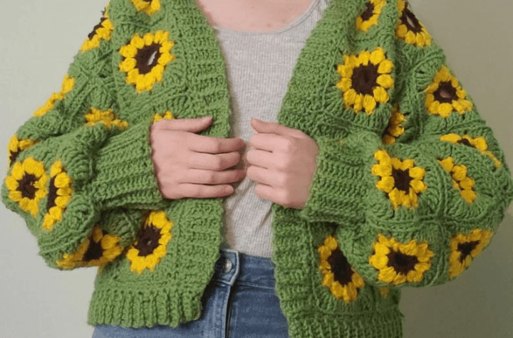 Cardigan court vert à carreaux granny tournesol.