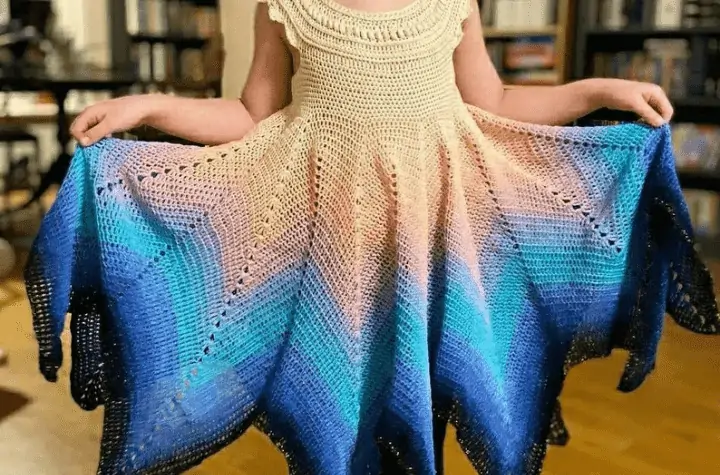 Fairy dress with a white to dark blue gradient.