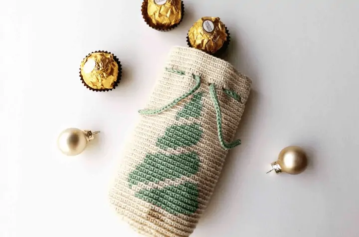 Christmas tree candy bag.