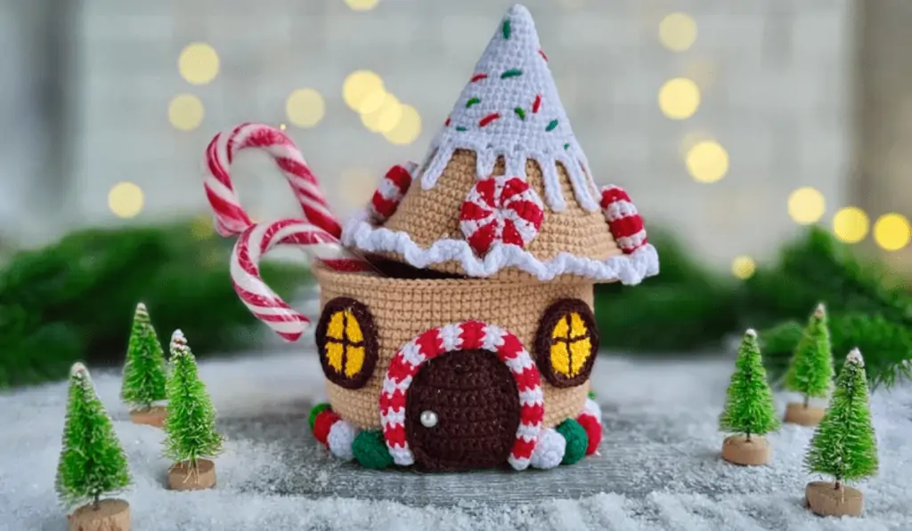 A crochet gingerbread house basket with a removeable roof.
