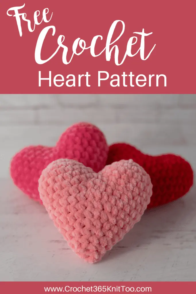 stuffed pink and red crochet amigurumi hearts