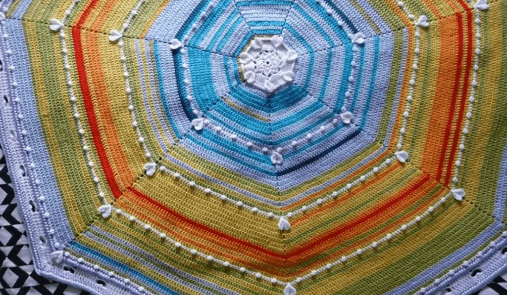 A circular temperature blanket