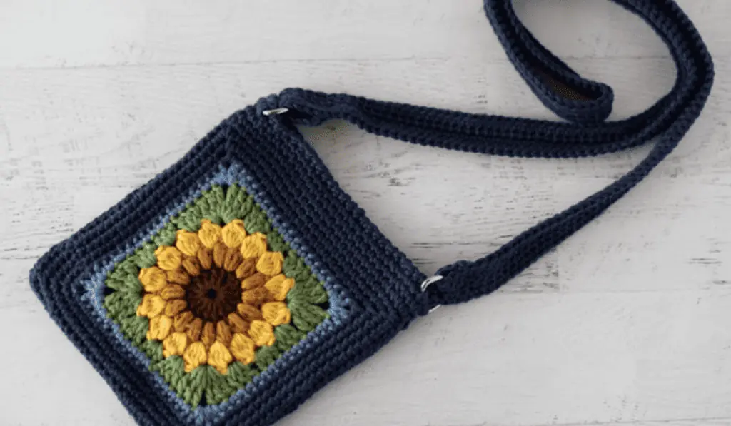 Hippie Sling Crochet Bag Pattern - Hooked on Homemade Happiness