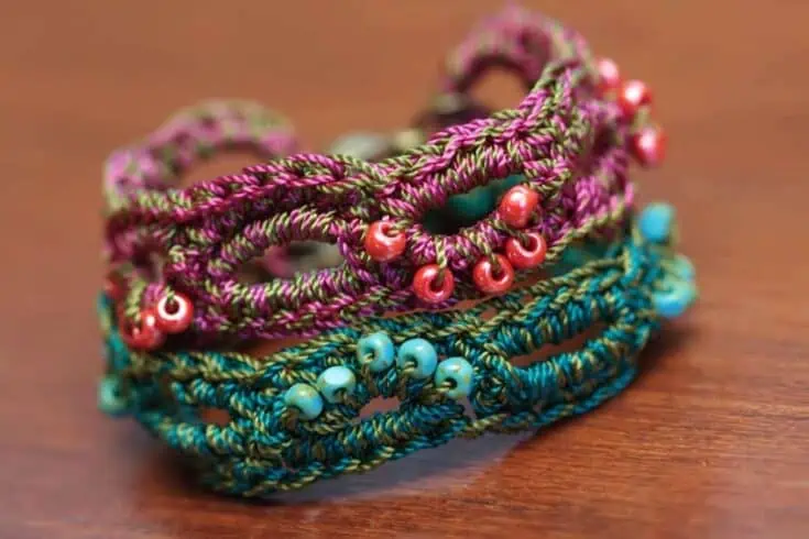 20 Free Crochet Bracelet Patterns For Stylish But Cozy Wrist!